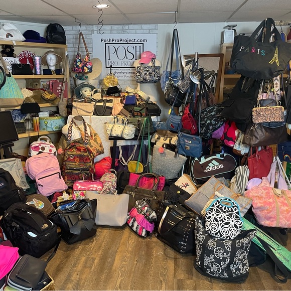 OMG ITS FRI-YAYYYYYY! Dont miss this show! KORS, COACH, Betsey, FURLA 9pm EST! - Picture 6 of 9